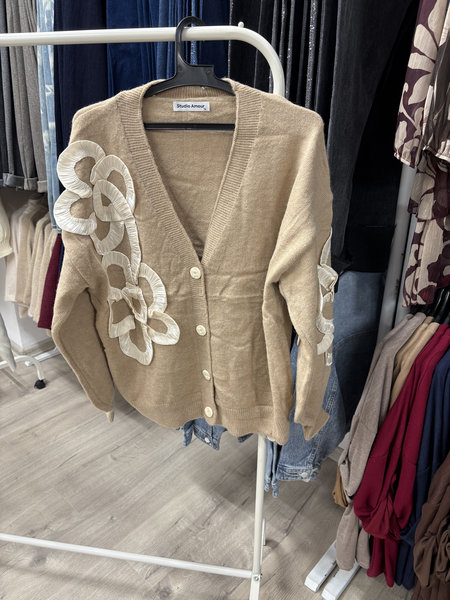 Pulover Studio Amour cu nasturi - imagine 3